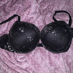 Victoria’s secret 36D bombshell
